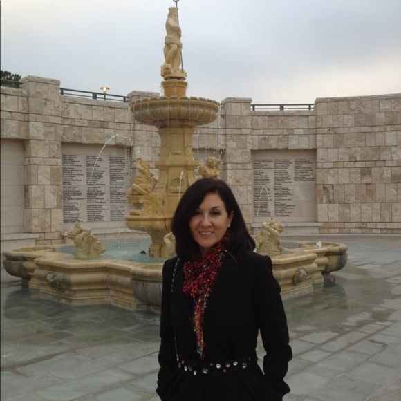 Meet your Posher, Marina - Picture 1 of 1